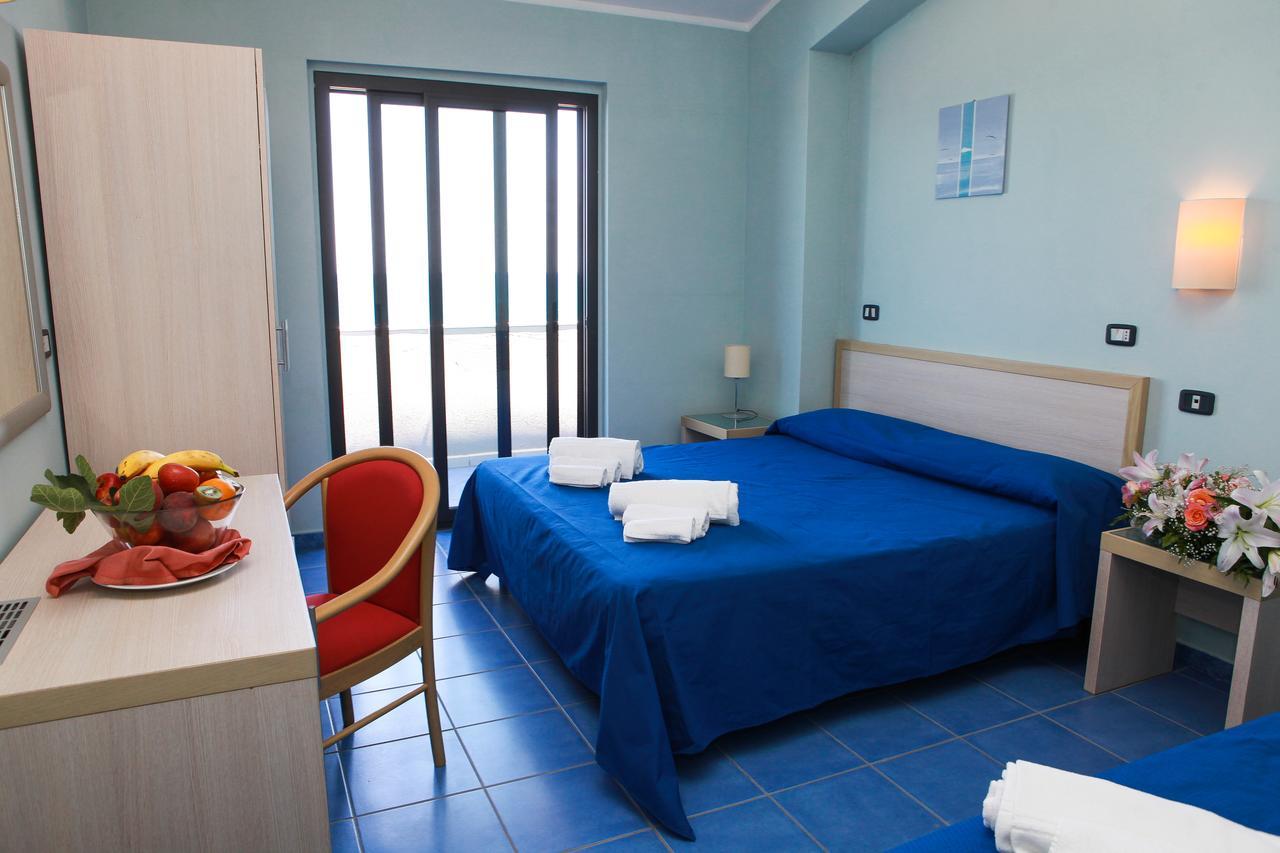 Club Esse Costa Dello Jonio Hotell Marina di Mandatoriccio Exteriör bild