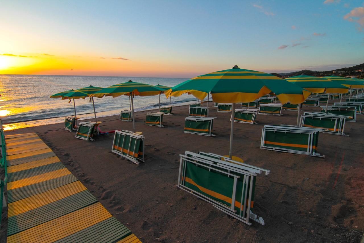 Club Esse Costa Dello Jonio Hotell Marina di Mandatoriccio Exteriör bild