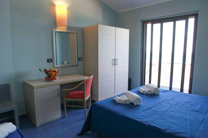 Club Esse Costa Dello Jonio Hotell Marina di Mandatoriccio Exteriör bild