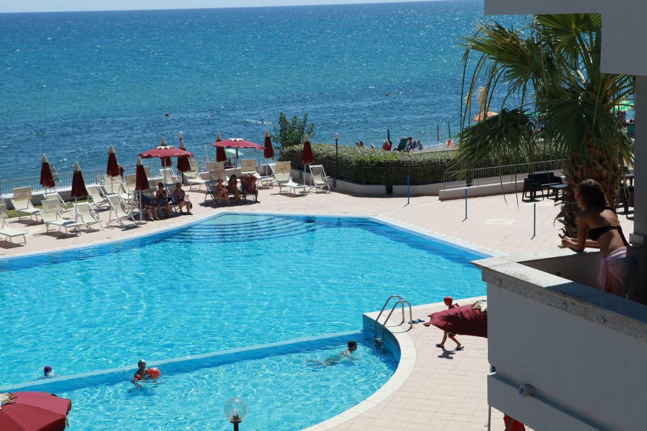 Club Esse Costa Dello Jonio Hotell Marina di Mandatoriccio Exteriör bild