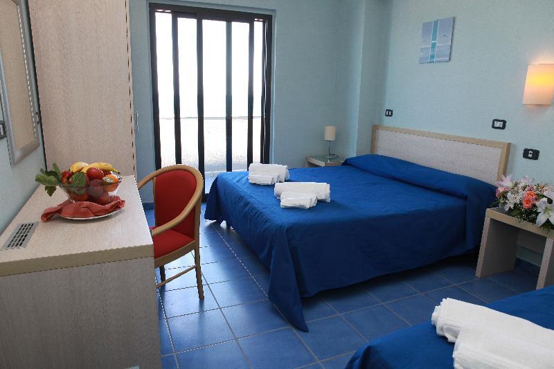 Club Esse Costa Dello Jonio Hotell Marina di Mandatoriccio Exteriör bild